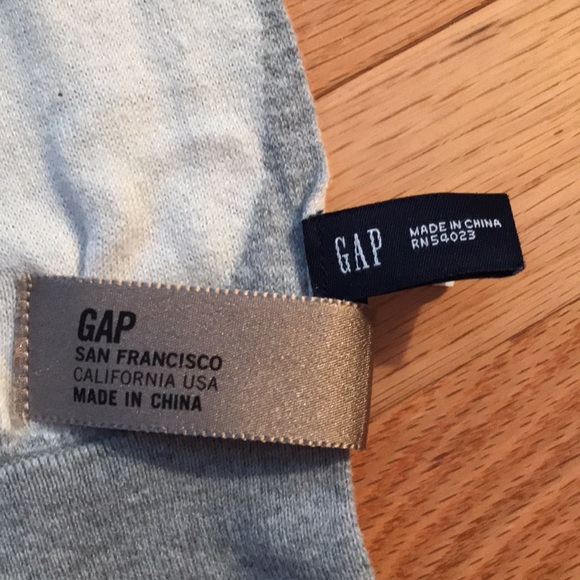 Gap Scarf - Picture 2 of 2
